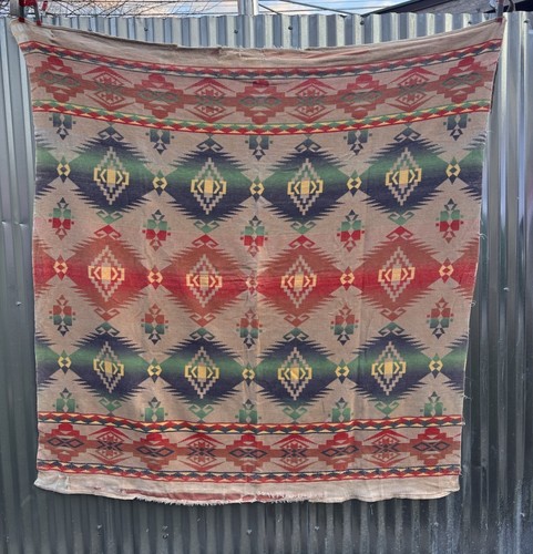 VINTAGE 1940's BEACON Style SOUTHWESTERN NATIVE AMERICAN CAMP BLANKET 67” x 69”