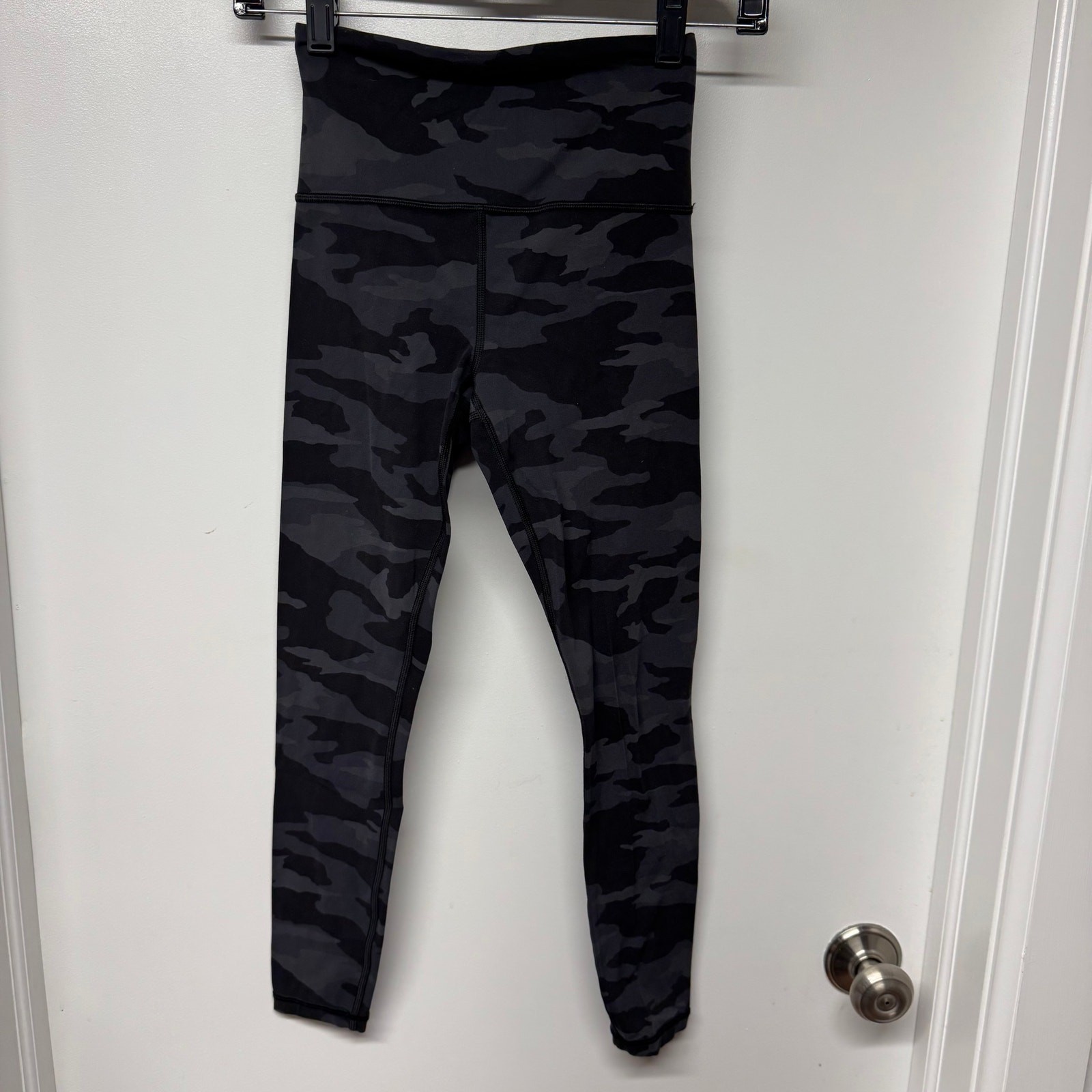 Athleta Womens Elation 7/8 Tight Camo Black Gray XXS Leggings