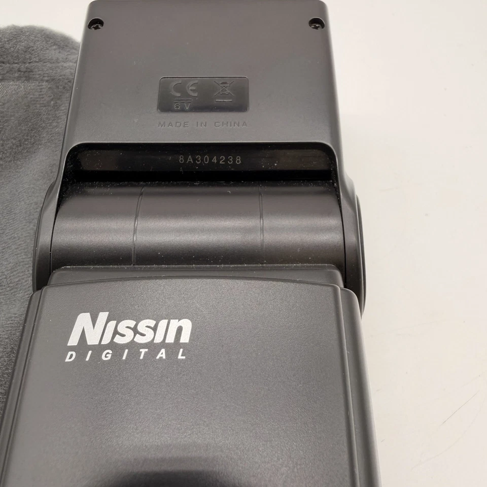 Nissin Di622 Speedlite Flash for Canon E-TTL Digital Camera With Pouch-excellent - Image 3 of 4