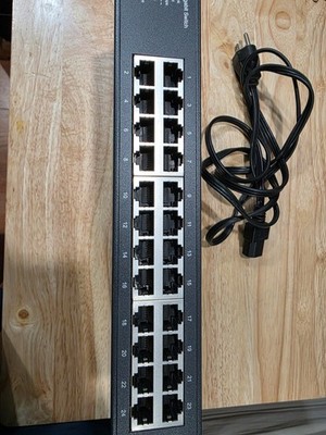 TP-Link TL-SG1024S 24-Port Gigabit Ethernet Switch NO ears :(