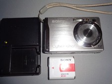 Sony Cyber Shot DSC-W80 Compact Digital Camera Silver, 7.2 Mega Pixel
