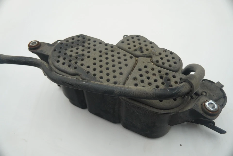 Evaporador de bote de carbón de vapor de combustible 4G0201801D OEM Audi S6 S7 A6 A7 2016-18 Foto 2 de 4