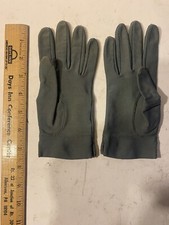 Vintage Women  s Gray Gloves. Size -M. Isotoner. Handmade- Spandex