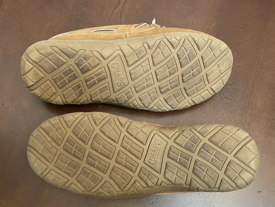 Zapatillas Chaps Para Hombre Medianas 8-9 Cuero Gamuza Genuino Mocasín Tostado Piel Sintética Forradas Foto 3 de 4