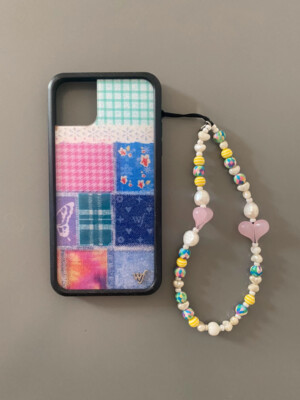 WildFlower Cases Patchwork iPhone 11 Max inkl. String-Ting Wristlet Phone Strap
