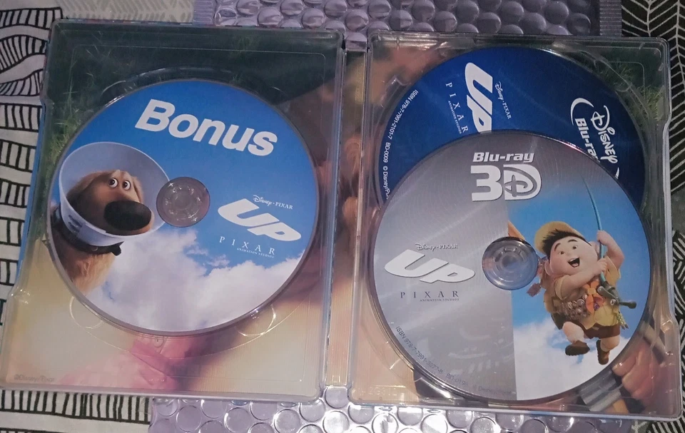 Pixar's UP 3D+2D Blu-Ray BLUFANS Exclusive Lenticular OOP Steelbook /like new - Image 4 of 4