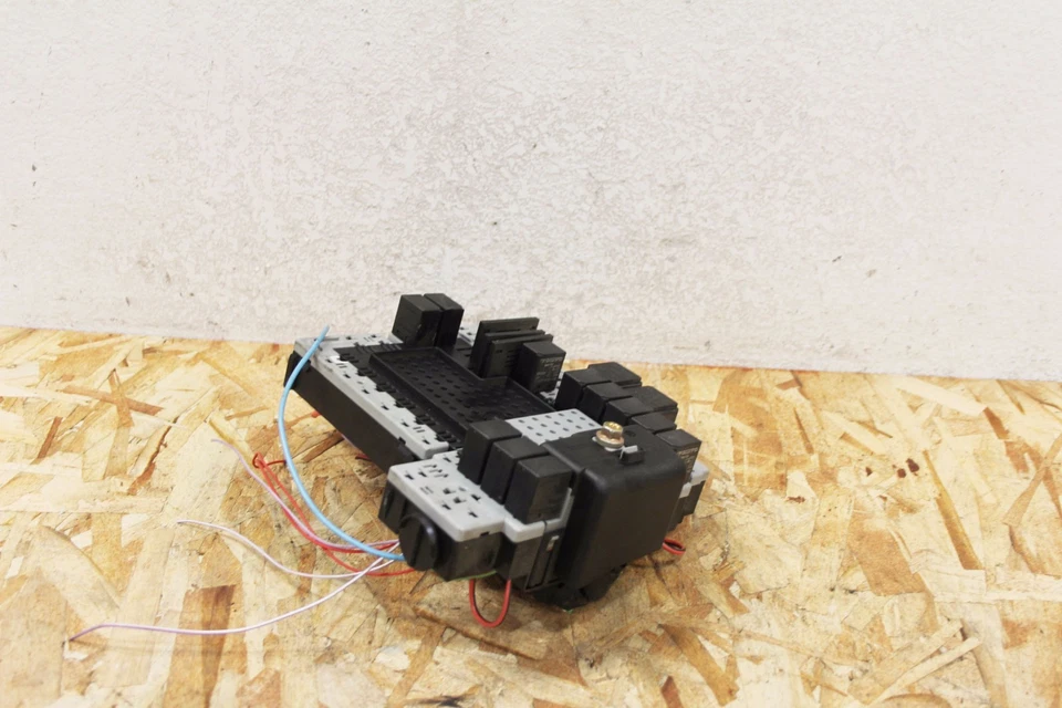 L08166 2001-2004 Volvo V70 электрический предохранитель реле коробка предохранителей панель OEM  - Изображение 4 из 4