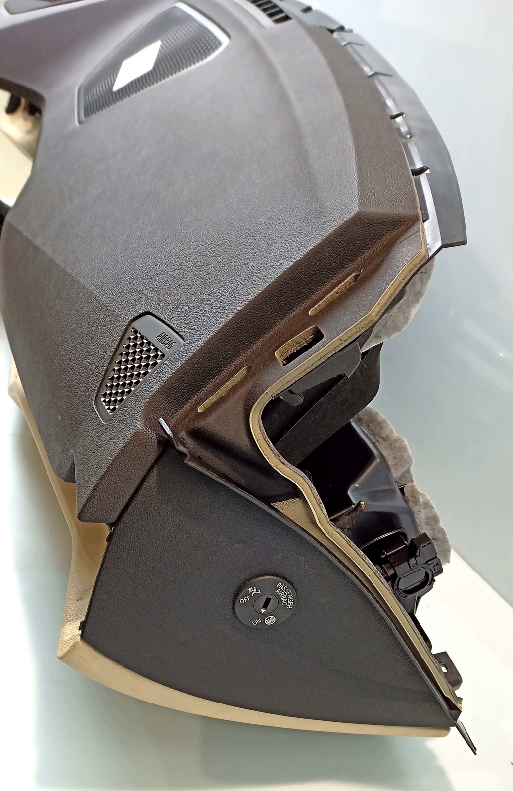 BMW OEM Dashboard 9476397 Black/Beige HUD Leather Vernasca  