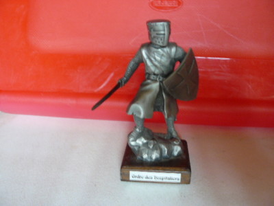 collection Les Etains du Graal . CHEVALIER TEUTONIQUE . avec sa Boite