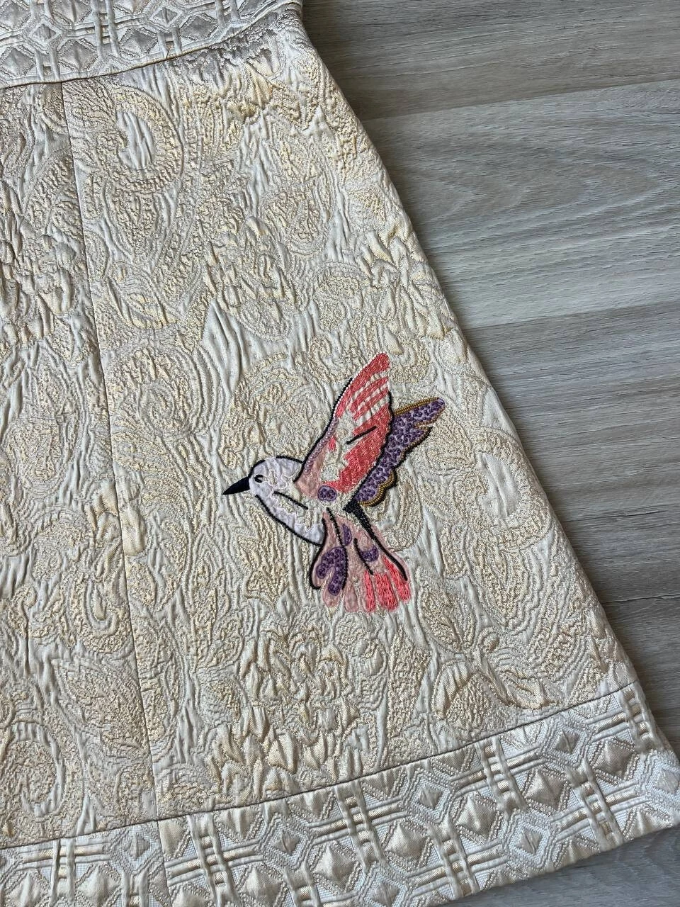 Raro abito uccellino ricamato jacquard rosso Valentino beige archivio senza maniche