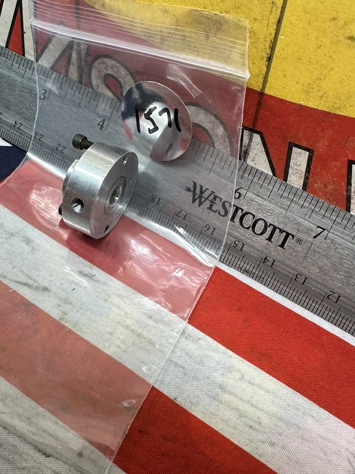 Vintage Team Associated/Universal Drive Hub 1/8” AXLE Aluminum PreOwned USA Ship - Image 3 of 4