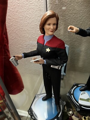Figurine Star Trek Voyager CAPTAIN JANEWAY 12