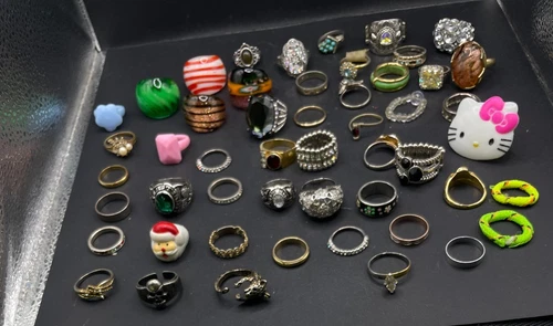 Lot of Vintage To Modern Rings Costume Jewelry Mixed Style Silver Gold Tone