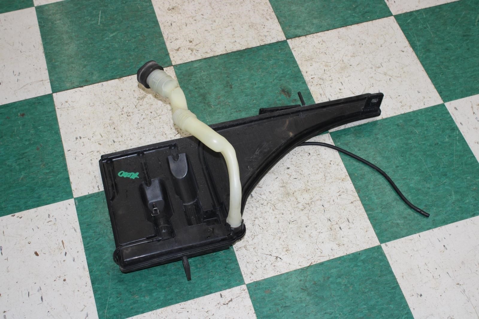 14-21 Ghibli Washer Bottle Windshield Reservoir Jug Spout Assembly Factory OEM