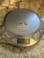 Sony Walkman D-F20 Portable CD Player for Parts Can  t Read Cd