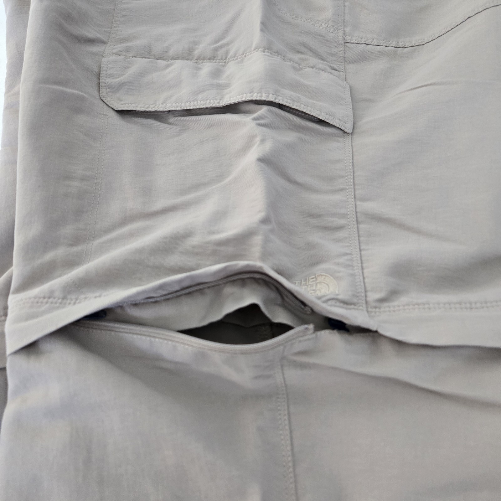 The North Face Convertible Hiking Pants Mens XL Zip Off Khaki Beige Small Flaw thumbnail 15