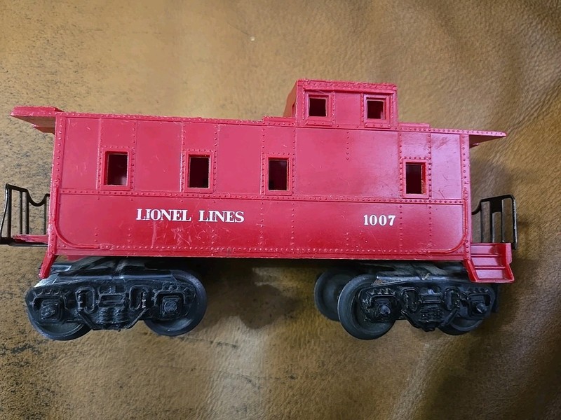 LIONEL - O GAUGE LIONEL LINES RED CABOOSE #1007.