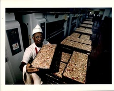 GA209 1988 Original Gary O'Brien Photo FAMOUS CLAXTON FRUITCAKE COMPANY GEORGIA
