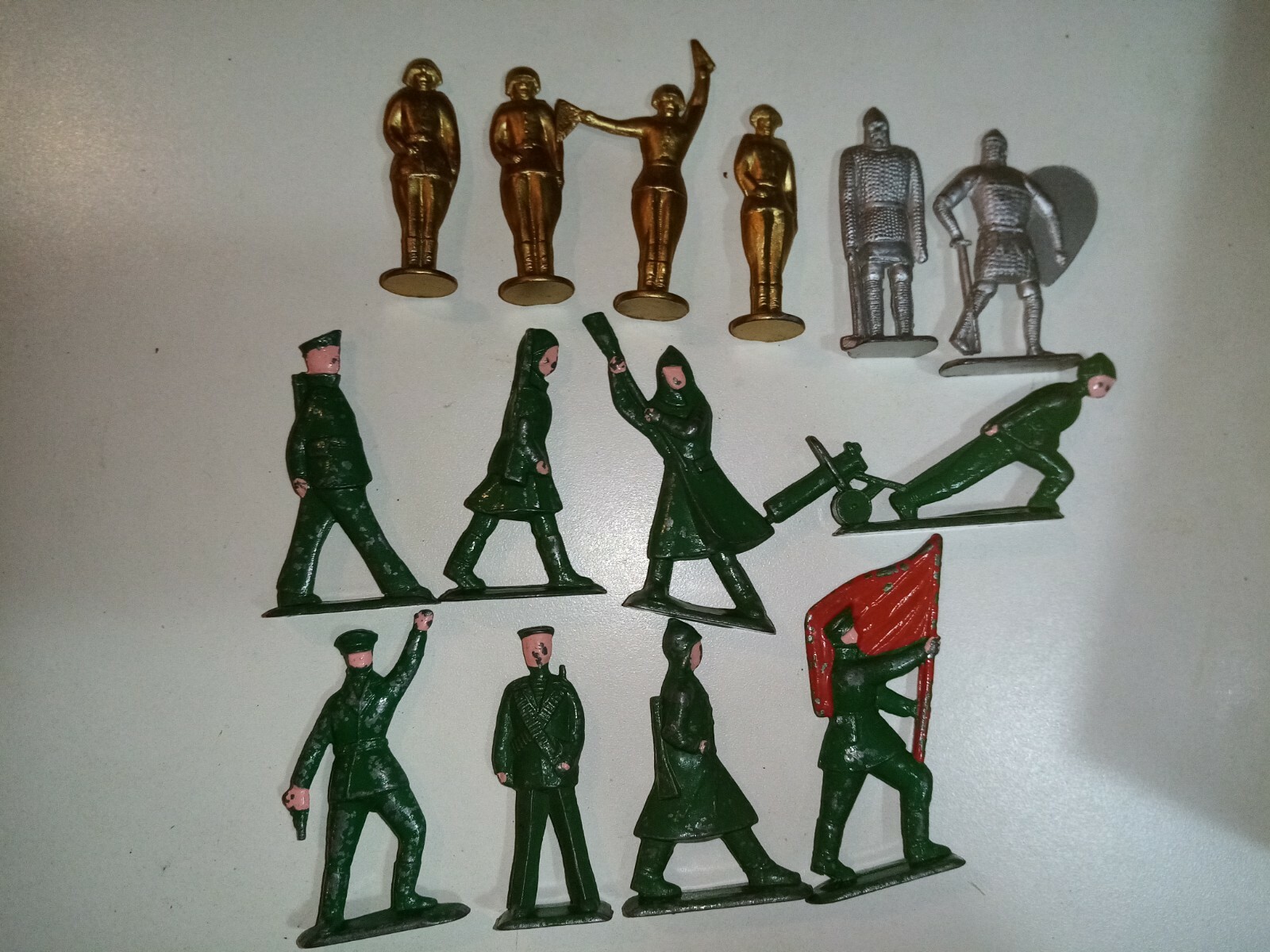 Soldatini metallo forse piombo vintage militari guerra e medioevo
