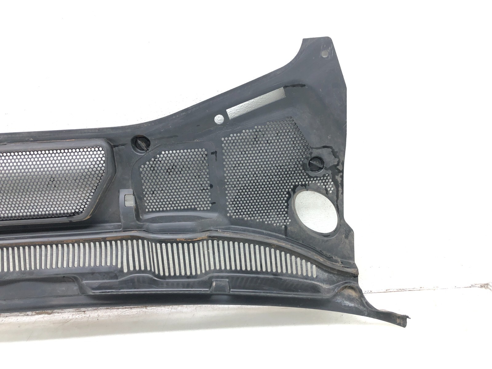 2014-2018 BENTLEY FLYING SPUR FRONT WINDSHIELD COWL VENT GRILLE COVER PANEL OEM