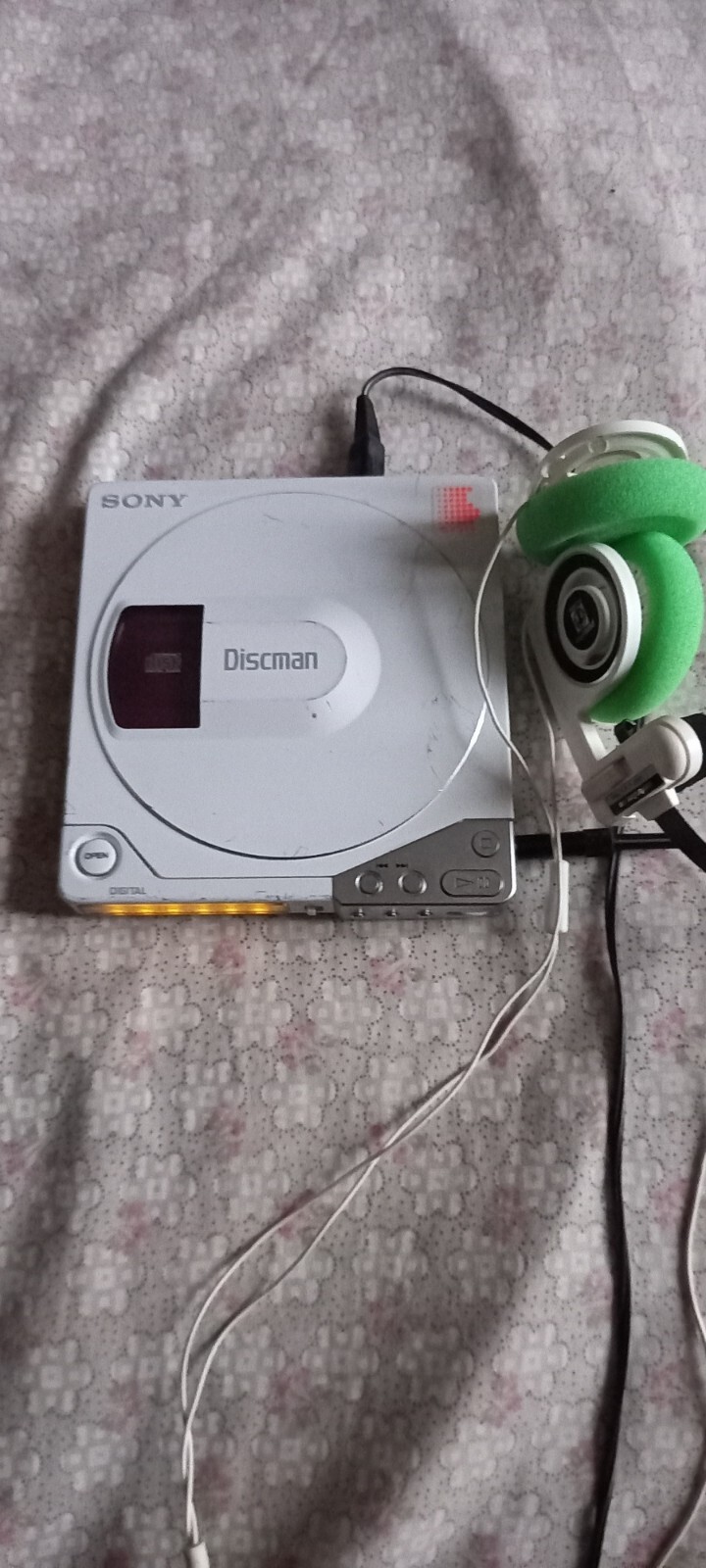Sony Walkman DISCMAN D-150 weiß + Koss Headset + Ladegerät | sehr selten