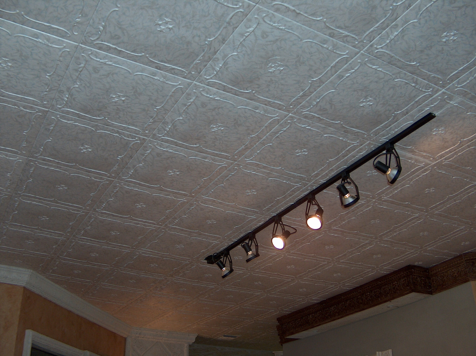 Décor Ceilings R5W Atena White Foam Glue-Up Ceiling Tile 20x20 Pack/48 (126 s/f)