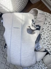 Baby Carrier Mini , Light Beige , Infant Carrier 7-25lbs Babybjorn