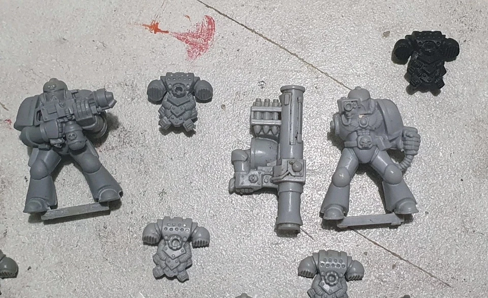 Warhammer 40K Space Marines X 10 Tactical Squad 2nd Edition Plastic OOP - Image 3 of 4