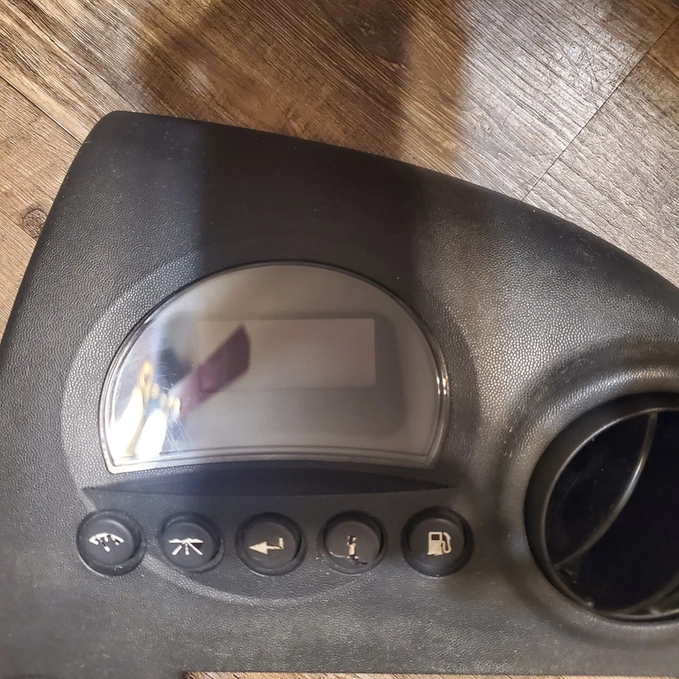 Pontiac Grand Prix 2004-2008 tablero radio bisel embellecedor 5 botones  Foto 4 de 4