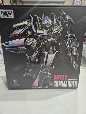 M01 Commander Deformation Era (optimus prime) Robot Figure