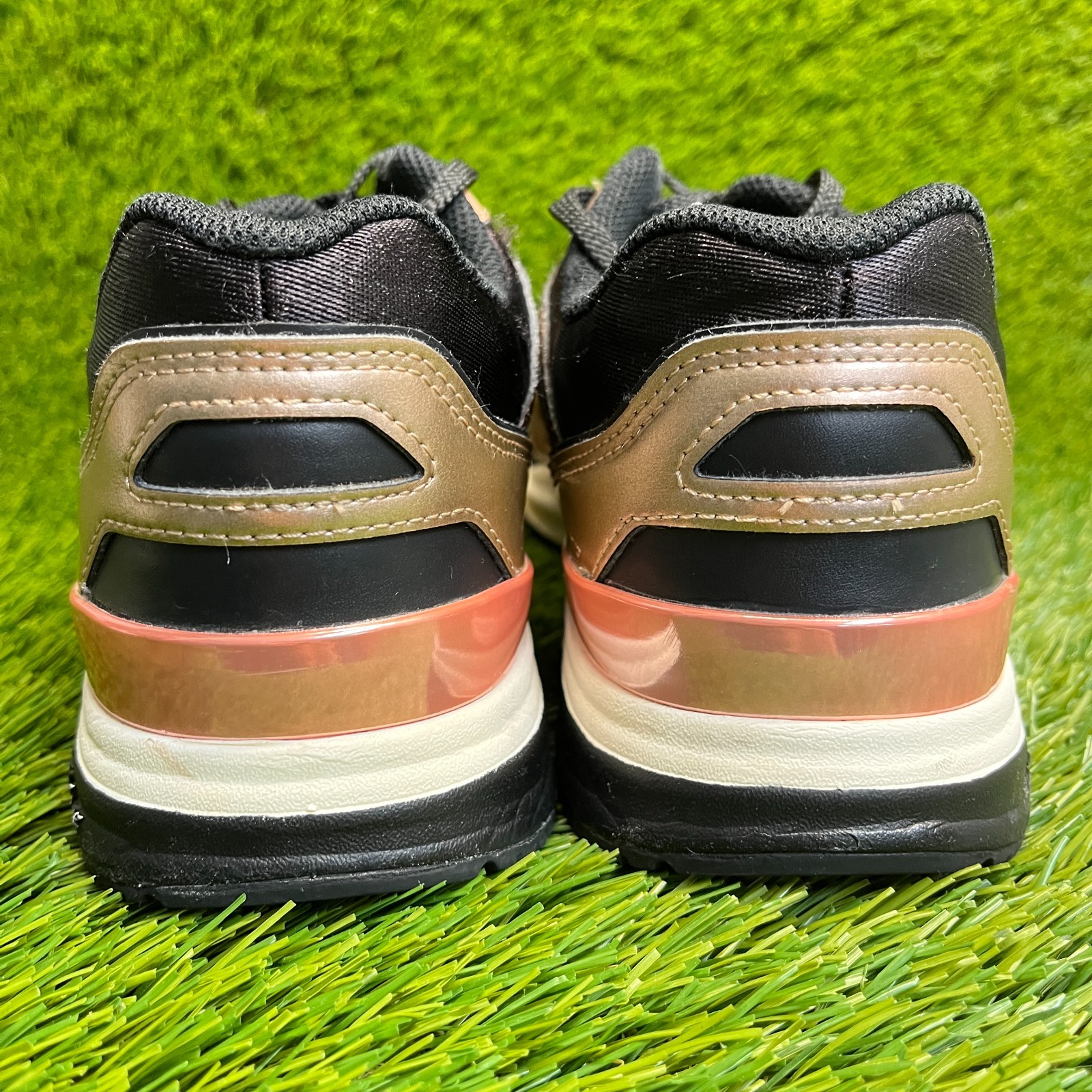 New Balance 1550 Metallic Rose Womens Size 10 Black Athletic Shoes Sneakers thumbnail 6