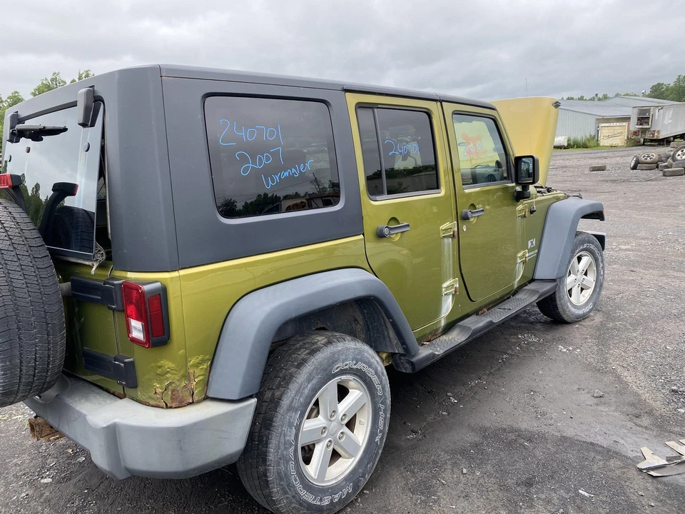 07 JEEP WRANGLER Air Conditioning AC Compressor - Image 3 of 4