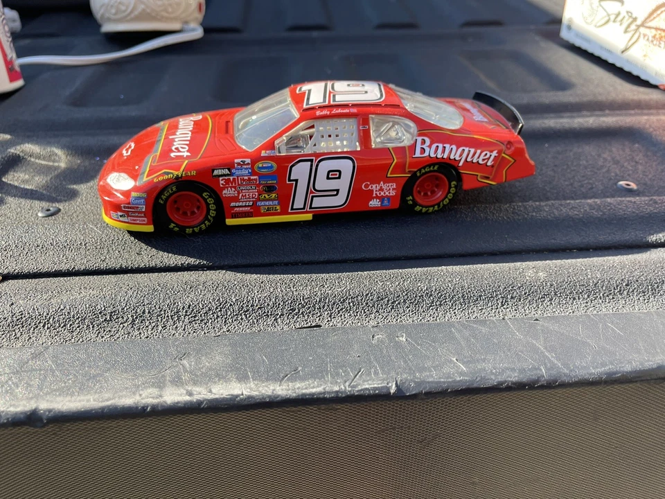Bobby Labonte #19 Conagra/Banquete Acción Modelo NASCAR Foto 2 de 4