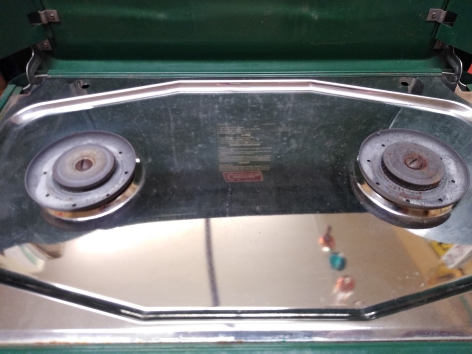 Vtg 1981 Coleman Green 2 Burner Propane Camping Stove 5410A700 Picnic