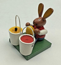 DDR Ostern - Erzgebirge / Holzkunst - OSTERHASE EIERMALER - ca. 5cm hoch / EF