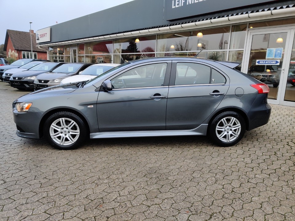 Mitsubishi lancer intense