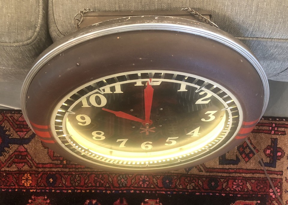 ANTIQUE NEON SPINNER CLOCK Indian Motorcycles NEON PRODUCTS LIMA OHIO ...