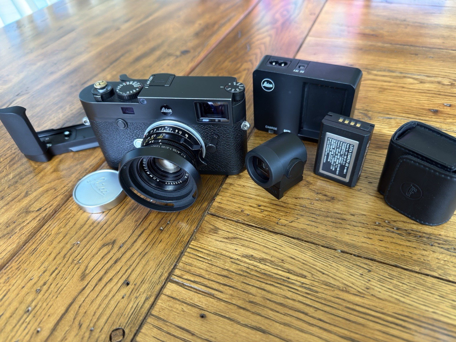 Leica M10 vintage camera equipment - eBay listing photo 1
