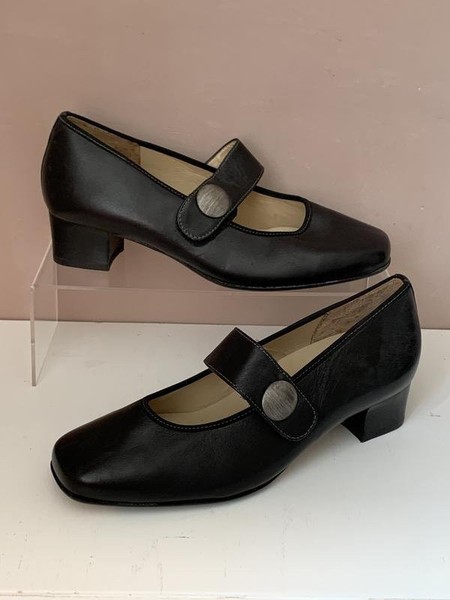 Women Helly Hansen Heels Black Leather 37