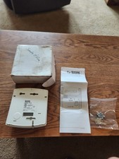 System Sensor RTS2 Signalgerät. Neu in offener Verpackung. Schlüssel & Schraubenpackung nie geöffnet