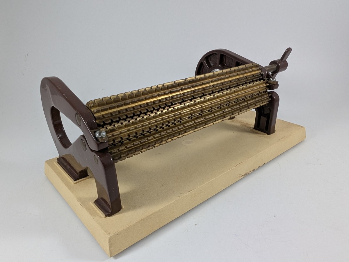 Rare 16 Row Read Pleater for smocking fabric. Smock Gathering