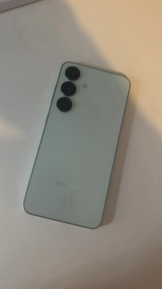 Samsung Galaxy S25 · 128GB, photo 2 of 5