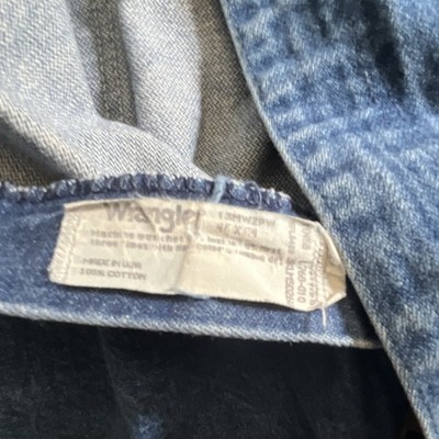 Wrangler Men s Blue Dark Wash Denim Jeans Straight Fit Stretch Mid Rise Zip