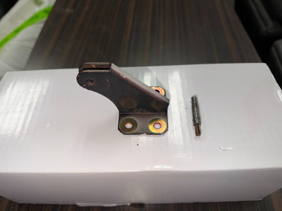 Ferrari F430 Drivers LH Door Bracket 67111800 and Spring Pins