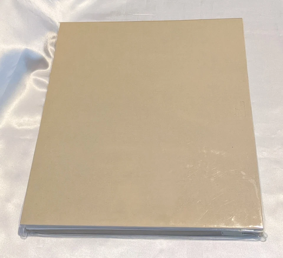 Álbum de recortes My Pet's 20 páginas de carga superior con protectores recuerdo con impresión de pata de 12"x12" Foto 4 de 4