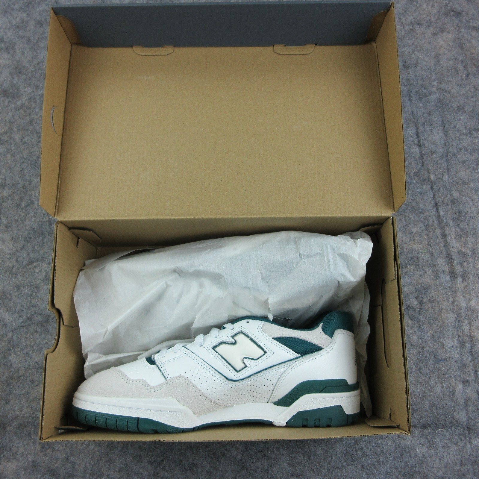New Balance 550 Mens 9&period;5 White Green BB550STA Basketball Shoe Casual Sneakers