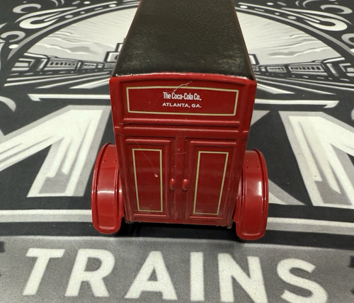 Coca-Cola 1917 Ford Model T Cargo Van in 1:24 scale Motor City Classics in Box - Picture 7 of 9