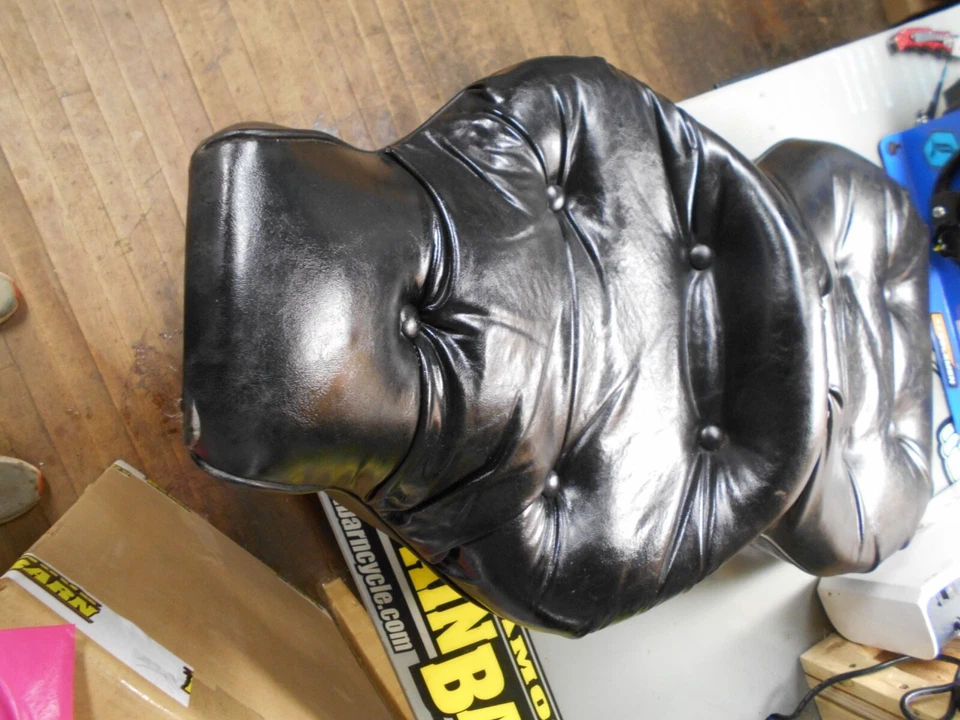 harley touring seat ultra classic electraglide stock oem seat 1980’s - Image 4 of 4