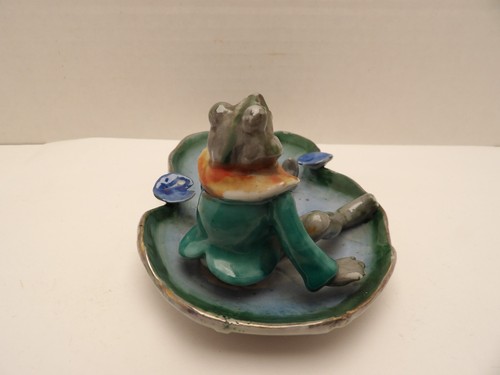 FIGURINA VINTAGE 1950 CERAMICA RANA PRINCIPE SU GIGLIO PAD DAL GIAPPONE OCCUPATO #2 - Foto 4 di 7