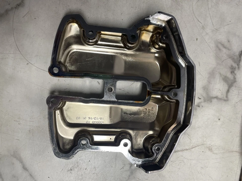 17 Harley Davidson Street Glide 107 Milwaukee 8 Cabezal Motor Válvula Balancín Cubierta Foto 2 de 4